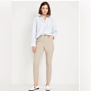 Old Navy Women’s High Rise Skinny Adjustable Uniform Khaki Pants- NWT